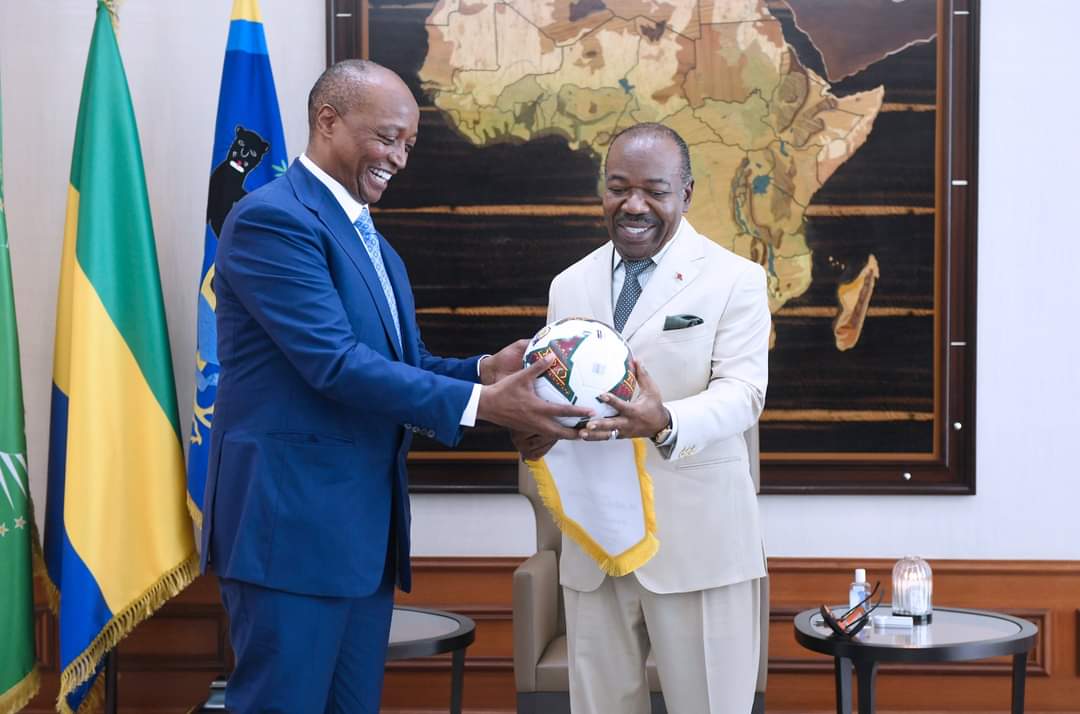 Gabon : Patrice Mostepe président de la CAF, chez Ali Bongo Ondimba