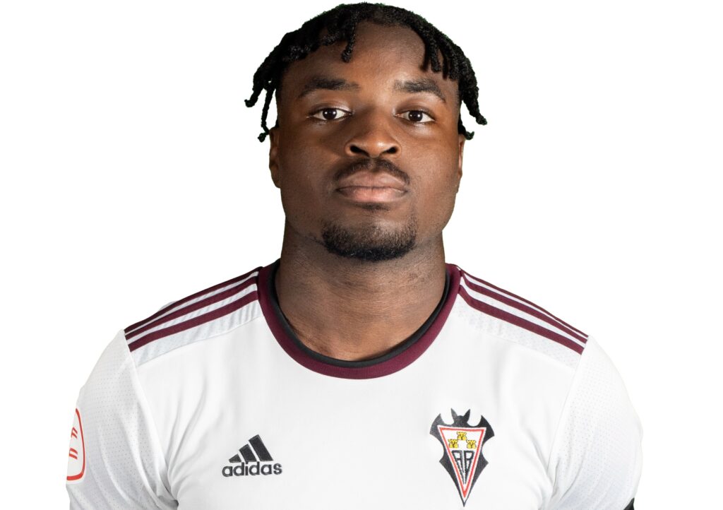 Enzo Boyomo sélectionné avec l'équipe nationale du Cameroun, clubsportplus.fr