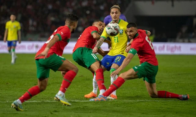 Football : En battant le Brésil (2-1), le Maroc rentre dans l’histoire