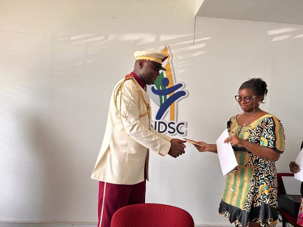 ONDSC: le Commandant Loïc Ngouayit-Kounda prône l’excellence en honorant deux agents  dévouées