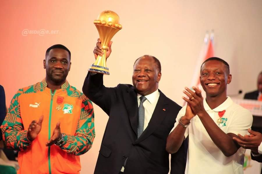 Côte d’Ivoire : le président Alassane Ouattara gâte ses champions d’Afrique
