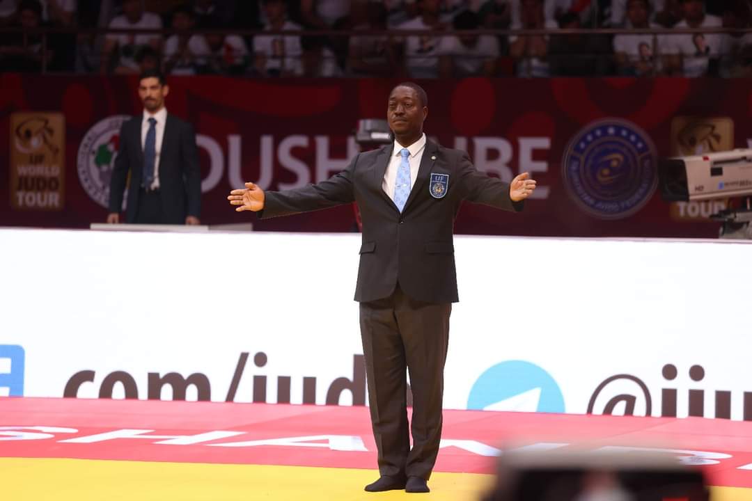 Judo : l’arbitre gabonais Jean Claude Djimbi met étonnement terme à sa belle carrière